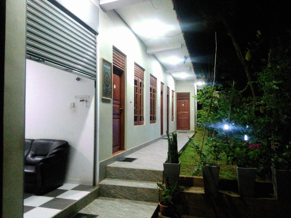 Dinimuthu Rest Inn Wellawaya Luaran gambar